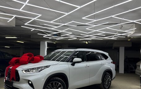 Toyota Highlander, 2025 год, 5 900 000 рублей, 39 фотография
