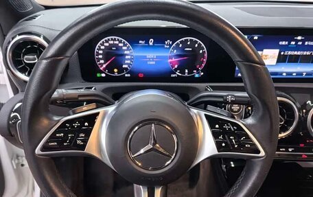 Mercedes-Benz A-Класс, 2024 год, 2 485 000 рублей, 10 фотография