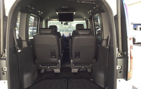 Honda Stepwgn, 2022 год, 2 349 000 рублей, 12 фотография