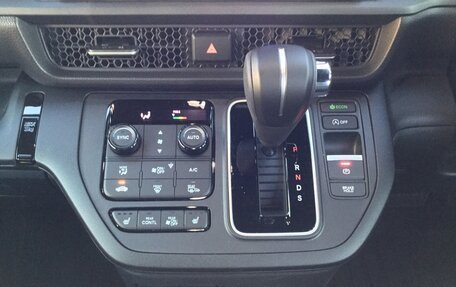 Honda Stepwgn, 2022 год, 2 349 000 рублей, 20 фотография