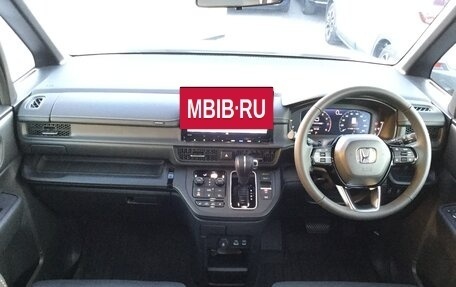 Honda Stepwgn, 2022 год, 2 349 000 рублей, 15 фотография