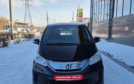 Honda Freed I, 2012 год, 1 050 000 рублей, 2 фотография