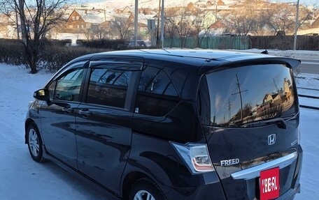 Honda Freed I, 2012 год, 1 050 000 рублей, 8 фотография
