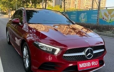 Mercedes-Benz A-Класс, 2021 год, 1 900 000 рублей, 3 фотография