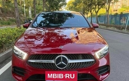 Mercedes-Benz A-Класс, 2021 год, 1 900 000 рублей, 2 фотография