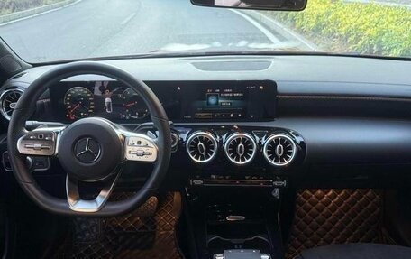 Mercedes-Benz A-Класс, 2021 год, 1 900 000 рублей, 11 фотография