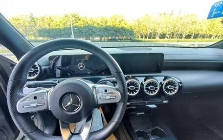 Mercedes-Benz A-Класс, 2021 год, 1 900 000 рублей, 14 фотография