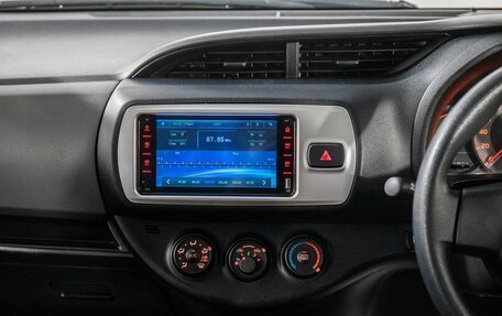 Toyota Vitz, 2016 год, 950 000 рублей, 11 фотография