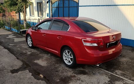 Toyota Avensis III рестайлинг, 2010 год, 1 050 000 рублей, 2 фотография