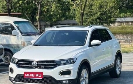 Volkswagen T-Roc I, 2022 год, 1 550 000 рублей, 1 фотография