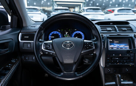 Toyota Camry, 2017 год, 2 140 000 рублей, 10 фотография