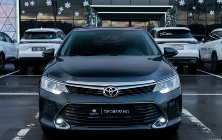 Toyota Camry, 2017 год, 2 140 000 рублей, 3 фотография