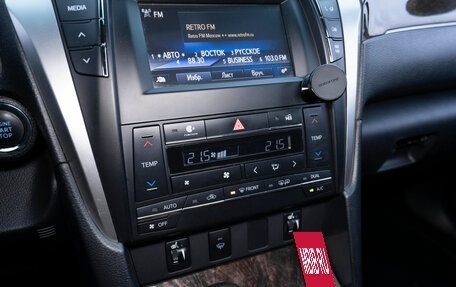 Toyota Camry, 2017 год, 2 140 000 рублей, 15 фотография