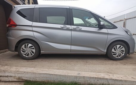 Honda Freed II, 2018 год, 1 550 000 рублей, 3 фотография