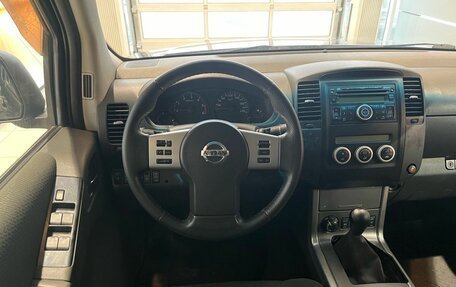 Nissan Navara (Frontier), 2010 год, 999 000 рублей, 11 фотография