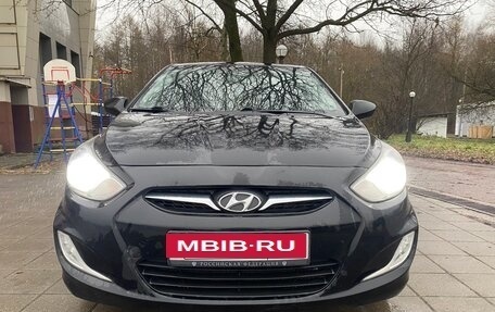 Hyundai Solaris II рестайлинг, 2012 год, 750 000 рублей, 1 фотография
