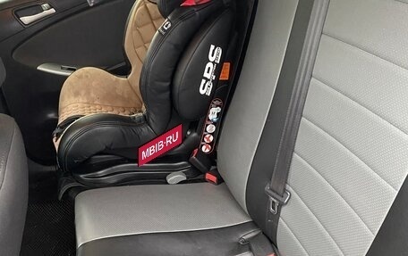 Hyundai Solaris II рестайлинг, 2012 год, 750 000 рублей, 12 фотография