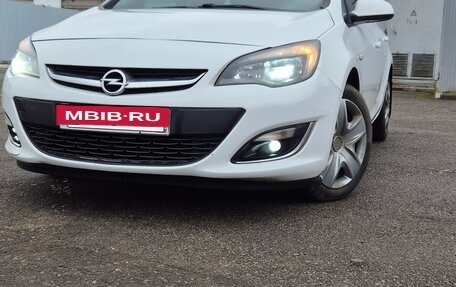 Opel Astra J, 2013 год, 580 000 рублей, 4 фотография