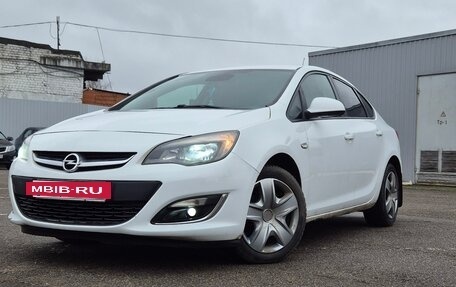 Opel Astra J, 2013 год, 580 000 рублей, 3 фотография