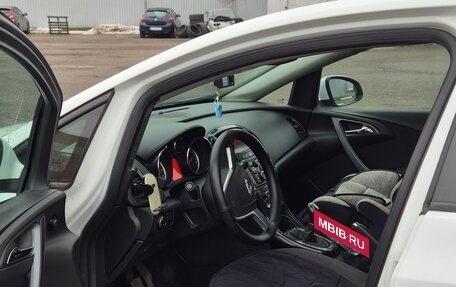 Opel Astra J, 2013 год, 580 000 рублей, 11 фотография