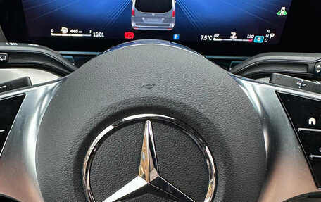 Mercedes-Benz V-Класс, 2024 год, 15 500 000 рублей, 20 фотография