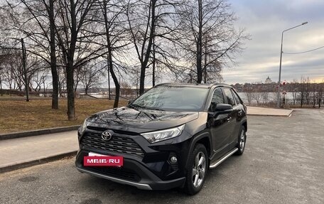 Toyota RAV4, 2020 год, 3 150 000 рублей, 2 фотография