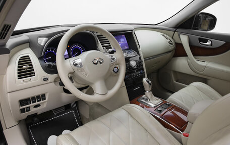 Infiniti QX70, 2013 год, 2 095 000 рублей, 7 фотография