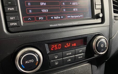 Mitsubishi Pajero IV, 2011 год, 1 770 000 рублей, 18 фотография