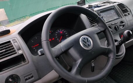 Volkswagen Transporter T5 рестайлинг, 2005 год, 1 230 000 рублей, 10 фотография