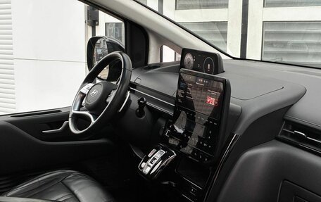 Hyundai Staria, 2023 год, 4 990 000 рублей, 13 фотография