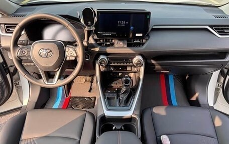 Toyota RAV4, 2025 год, 3 500 077 рублей, 12 фотография