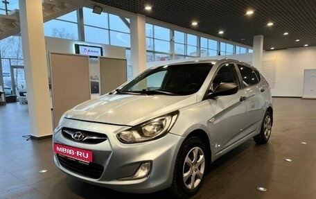 Hyundai Solaris II рестайлинг, 2012 год, 693 000 рублей, 7 фотография