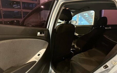 Hyundai Solaris II рестайлинг, 2012 год, 693 000 рублей, 24 фотография