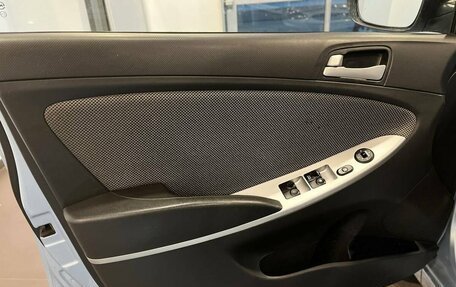 Hyundai Solaris II рестайлинг, 2012 год, 693 000 рублей, 22 фотография