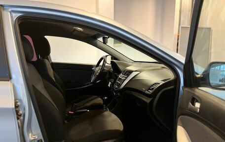 Hyundai Solaris II рестайлинг, 2012 год, 693 000 рублей, 29 фотография