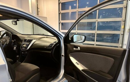 Hyundai Solaris II рестайлинг, 2012 год, 693 000 рублей, 27 фотография