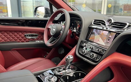 Bentley Bentayga I, 2023 год, 29 000 000 рублей, 9 фотография