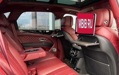 Bentley Bentayga I, 2023 год, 29 000 000 рублей, 12 фотография