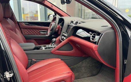 Bentley Bentayga I, 2023 год, 29 000 000 рублей, 13 фотография