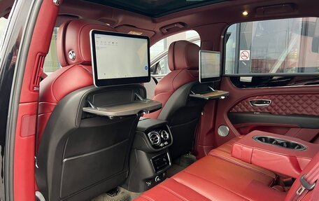 Bentley Bentayga I, 2023 год, 29 000 000 рублей, 16 фотография