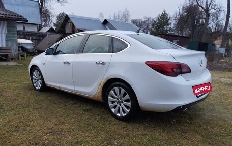 Opel Astra J, 2012 год, 569 000 рублей, 4 фотография