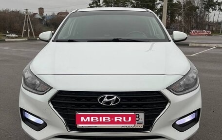 Hyundai Solaris II рестайлинг, 2017 год, 1 170 000 рублей, 2 фотография