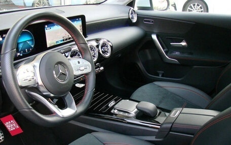 Mercedes-Benz A-Класс, 2022 год, 1 830 000 рублей, 8 фотография