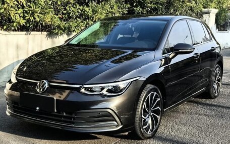 Volkswagen Golf VIII, 2022 год, 2 370 000 рублей, 1 фотография