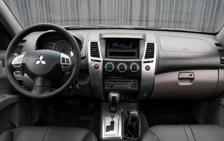 Mitsubishi Pajero Sport II рестайлинг, 2013 год, 1 670 000 рублей, 10 фотография