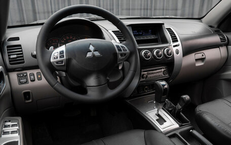 Mitsubishi Pajero Sport II рестайлинг, 2013 год, 1 670 000 рублей, 9 фотография