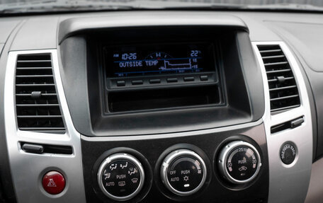 Mitsubishi Pajero Sport II рестайлинг, 2013 год, 1 670 000 рублей, 16 фотография