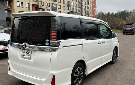 Toyota Voxy III, 2019 год, 2 500 000 рублей, 7 фотография
