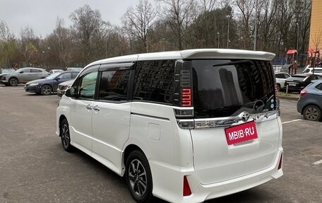 Toyota Voxy III, 2019 год, 2 500 000 рублей, 5 фотография
