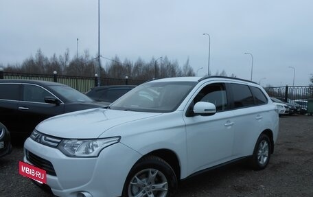 Mitsubishi Outlander III рестайлинг 3, 2013 год, 1 298 000 рублей, 3 фотография